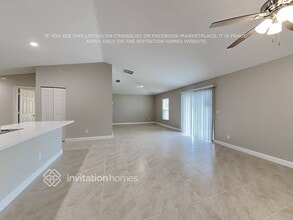 714 SW McCracken Ave in Port St. Lucie, FL - Foto de edificio - Building Photo