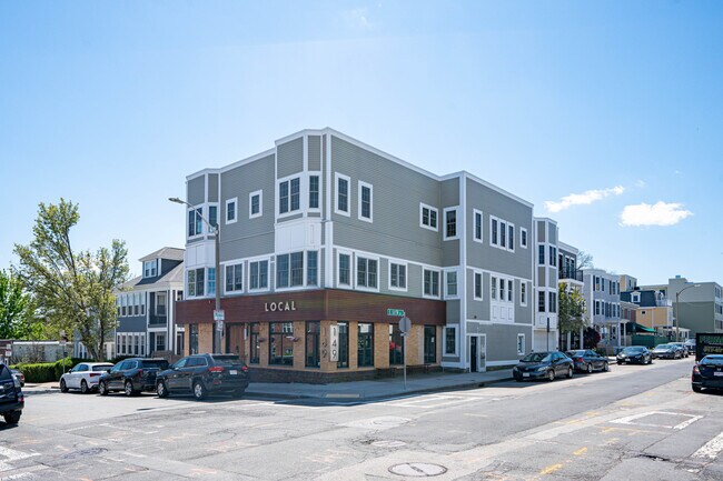 823 E 6th St in South Boston, MA - Building Photo - Building Photo