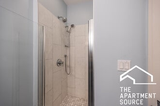 1432 W Jonquil Ter, Unit 2 in Chicago, IL - Building Photo - Building Photo