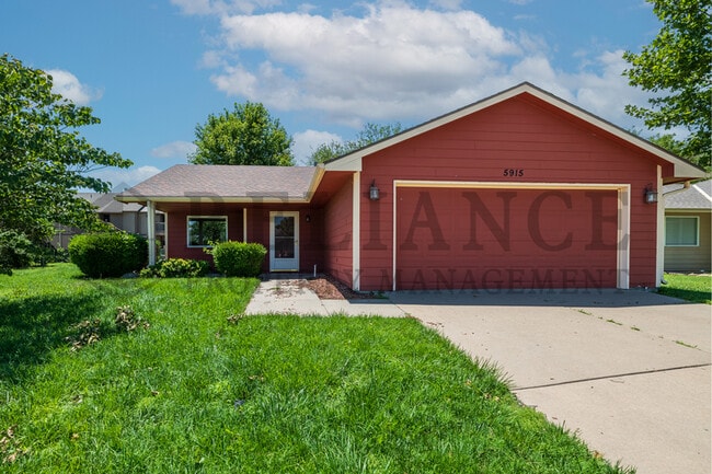 property at 5915 E Pembrook Cir