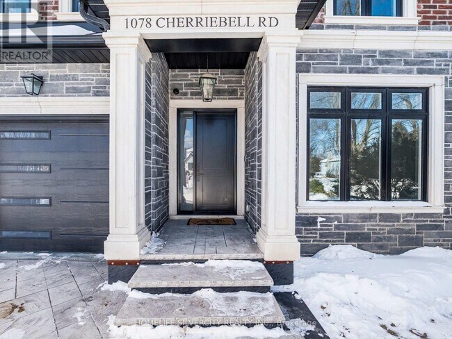 1078 Cherriebell Rd in Mississauga, ON - Building Photo - Building Photo