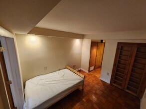 22 Cross Keys Rd, Unit 22a in Baltimore, MD - Building Photo - Building Photo