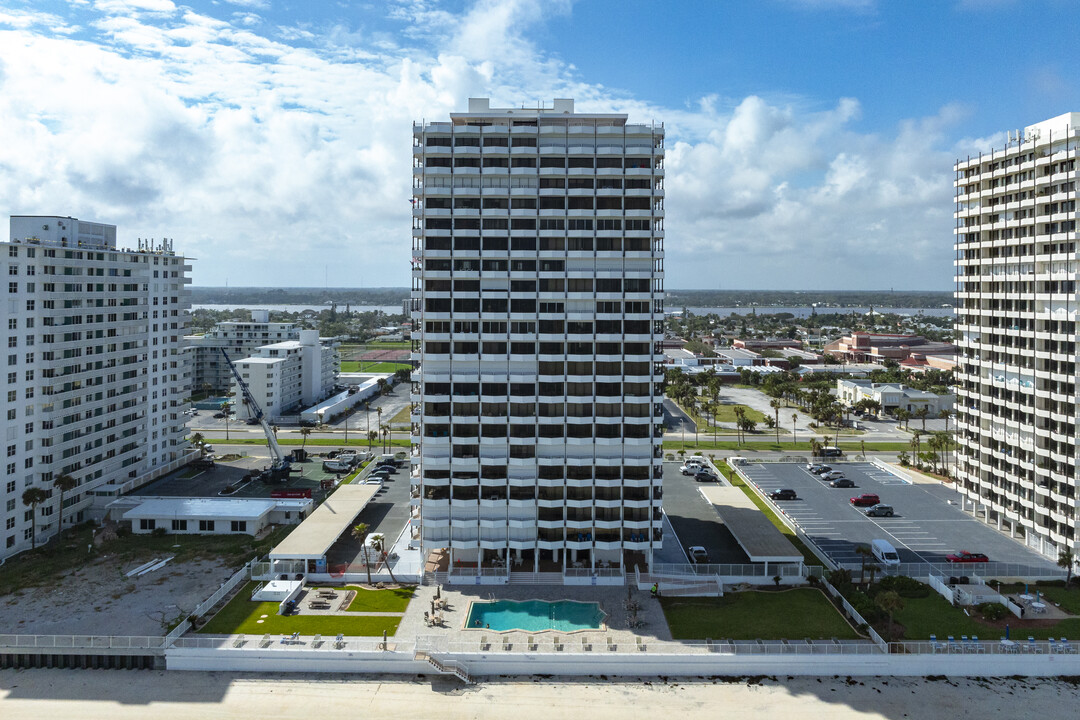 The Aliki Condominium in Daytona Beach, FL - Building Photo