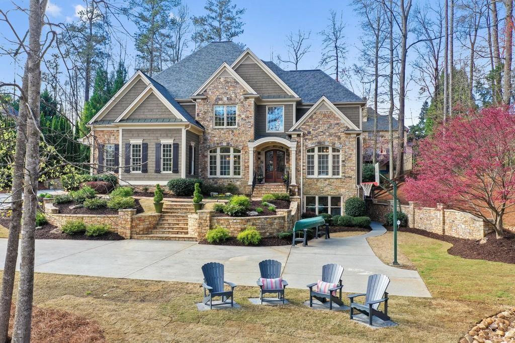 11180 W Rd in Roswell, GA - Building Photo