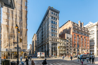 5 W 19th St in New York, NY - Building Photo - Building Photo