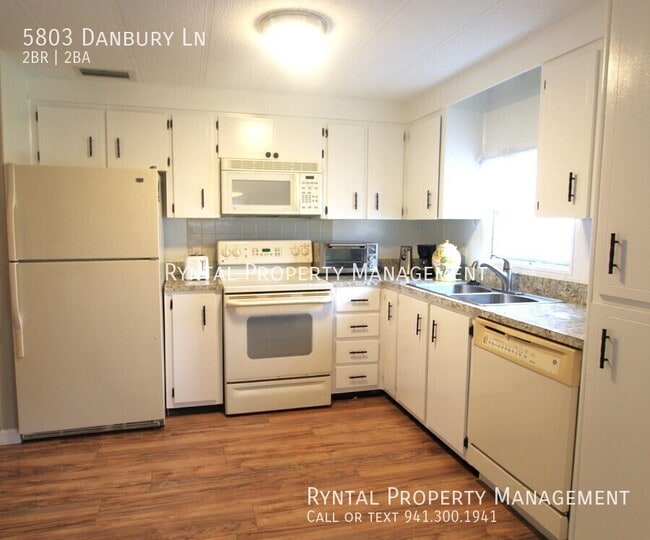 5803 Danbury Ln in Sarasota, FL - Building Photo - Building Photo