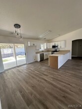 5263 Van Mouwerick Dr in Fort Mohave, AZ - Foto de edificio - Building Photo