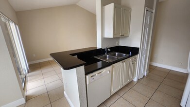 21000 SW 87th Ave in Cutler Bay, FL - Building Photo - Building Photo