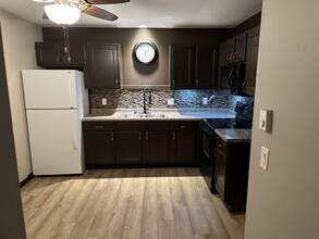 827 Brandie Rd in Madison, WI - Building Photo - Building Photo