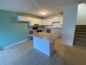 659 Southtowne Dr, Unit Southtowne Condo in Belvidere, IL - Building Photo - Building Photo