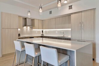 111 SE 1st Ave, Unit 214 in Delray Beach, FL - Foto de edificio - Building Photo