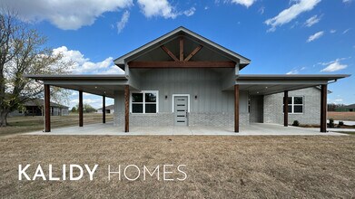 104 Olde Ml Rd in Jones, OK - Building Photo - Building Photo