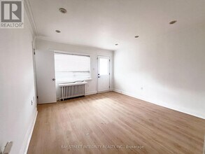 970 Briar Hill Ave in Toronto, ON - Building Photo - Building Photo