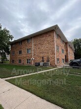539 N 24th St in Lincoln, NE - Foto de edificio - Building Photo