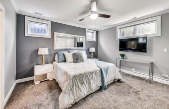 453 N May St, Unit GN in Chicago, IL - Foto de edificio - Building Photo