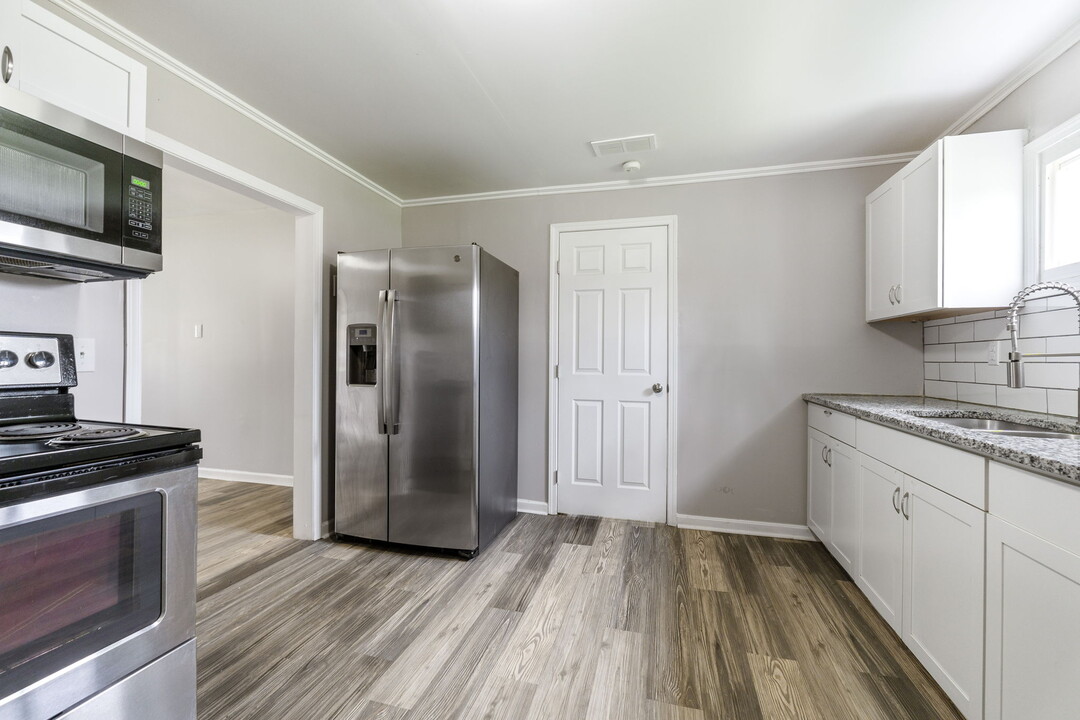 1635 Elaine Rd in Columbus, OH - Building Photo