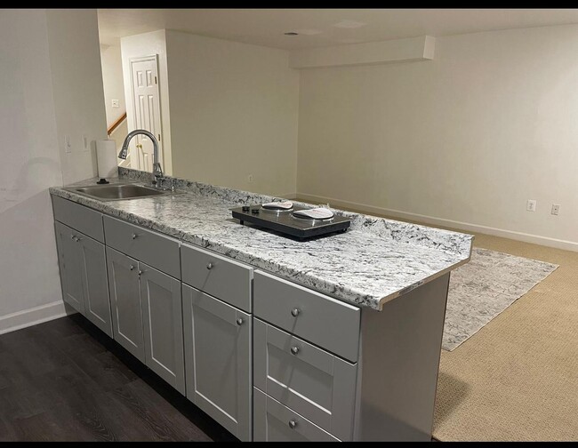 100 Davidson St in Stafford, VA - Foto de edificio - Building Photo