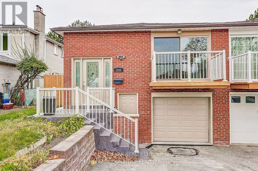 316 Cherokee Blvd in Toronto, ON - Building Photo