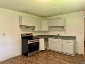 3201 Yale Cir NW in Huntsville, AL - Building Photo - Building Photo