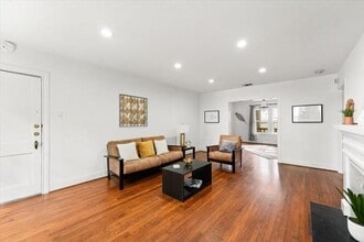 1820 Banks St in Houston, TX - Building Photo - Building Photo