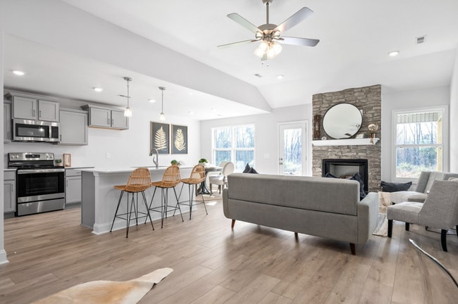 2118 Ireland Wy in Clarksville, TN - Building Photo - Building Photo