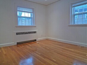 45 Wyman St, Unit #3 in Waban, MA - Foto de edificio - Building Photo