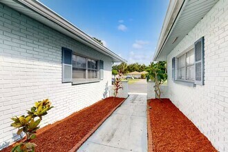 4015 Audubon Dr in Largo, FL - Building Photo - Building Photo