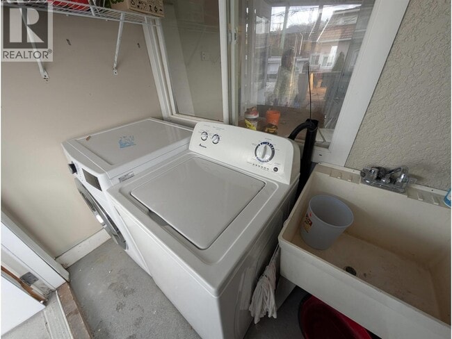 1XXX E 64th Ave in Vancouver, BC - Building Photo - Building Photo