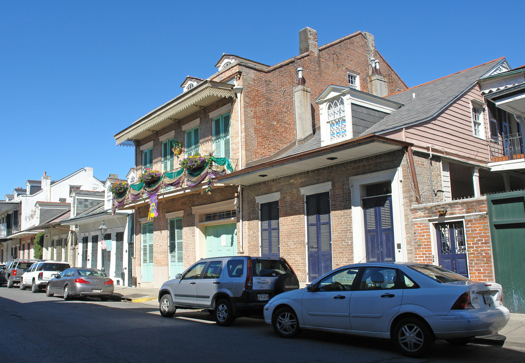 817 Dumaine St in New Orleans, LA - Foto de edificio