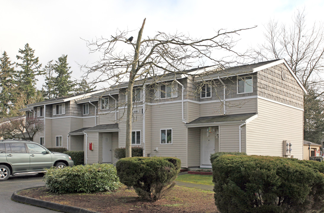 Kings Court in Federal Way, WA - Building Photo