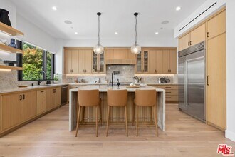 971 S Bundy Dr in Los Angeles, CA - Building Photo - Building Photo
