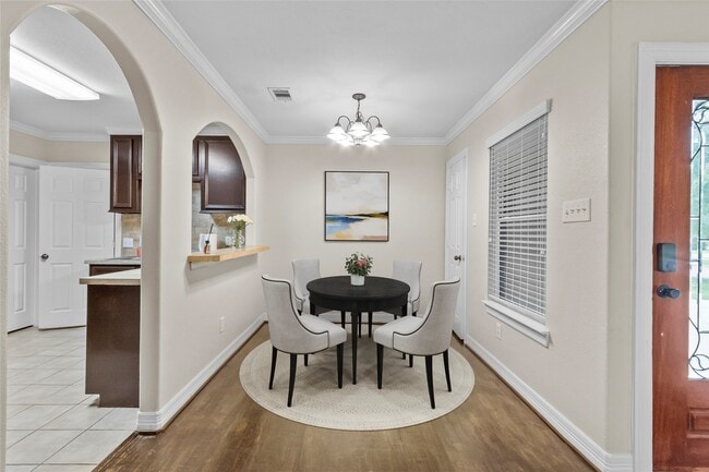 804 Valerie Ave in Pasadena, TX - Foto de edificio - Building Photo