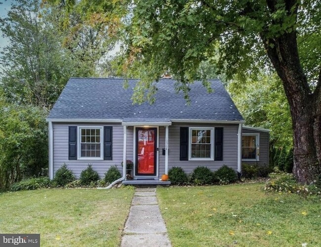 property at 10904 Devin Pl