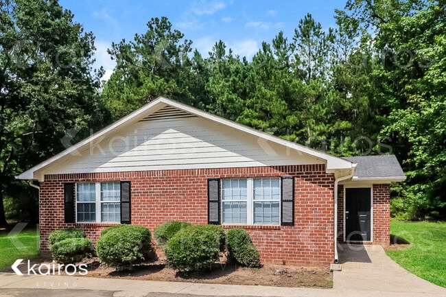 property at 300 Beaver Pointe Dr