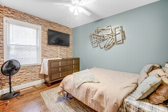 10516 S Eggleston Ave in Chicago, IL - Building Photo - Building Photo