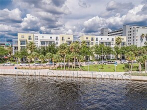 1501 Doyle Carlton Dr in Tampa, FL - Building Photo - Building Photo