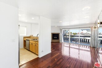 320 Hermosa Ave in Hermosa Beach, CA - Building Photo - Building Photo