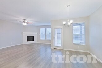 608 Cherry Hill Rd in Red Oak, TX - Building Photo - Building Photo