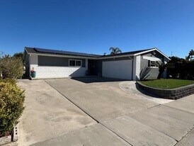 4062 Mira Verde St in Oceanside, CA - Building Photo