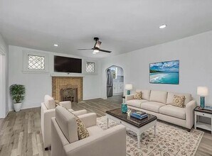 5228 Hunter Ave in Cincinnati, OH - Building Photo - Building Photo