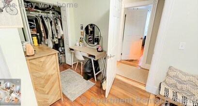 103 Marion St, Unit #1 in Somerville, MA - Building Photo - Building Photo