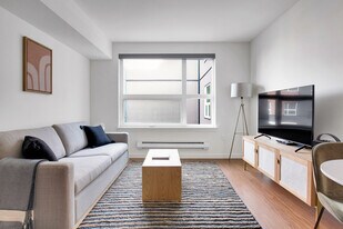 330 3rd Ave W in Seattle, WA - Building Photo