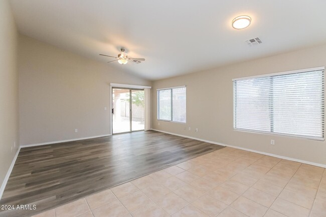 3894 E Wyatt Way, Unit 32-64 in Gilbert, AZ - Building Photo - Building Photo