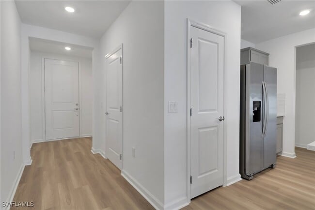 27847 Solis Grande Dr in Bonita Springs, FL - Building Photo - Building Photo