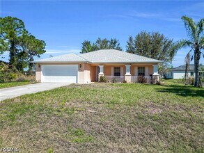 2610 40th St W in Lehigh Acres, FL - Building Photo - Building Photo