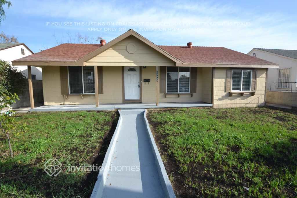 10821 Rosecrans Ave in Norwalk, CA - Building Photo