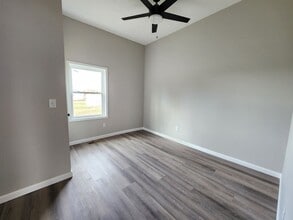 7345 E Division St in Springfield, MO - Building Photo - Building Photo