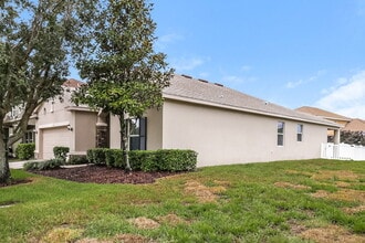 8753 Briggs Marsh Ct in New Port Richey, FL - Building Photo - Building Photo