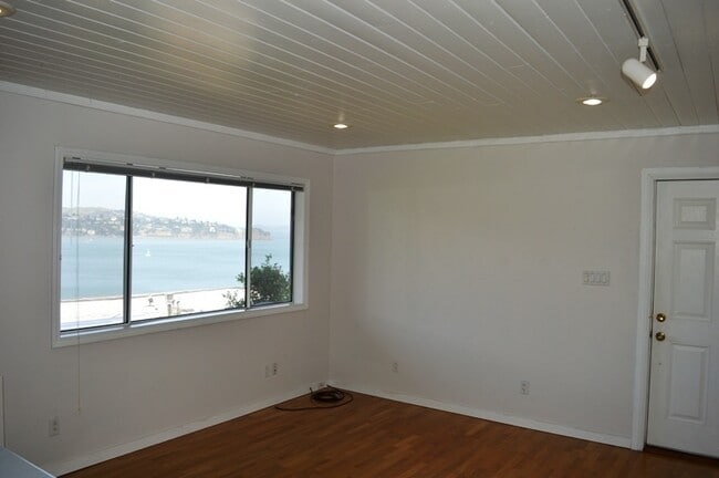44 Edwards Ave in Sausalito, CA - Building Photo - Building Photo