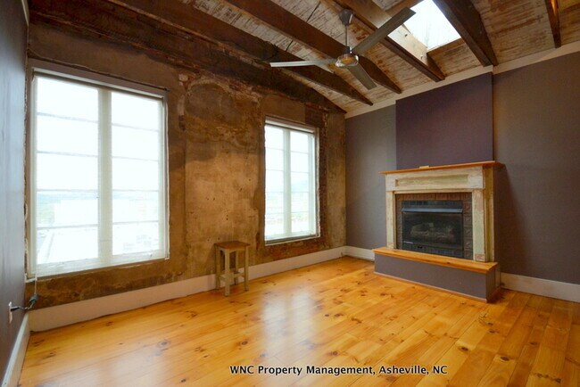 51 College St in Asheville, NC - Building Photo - Building Photo